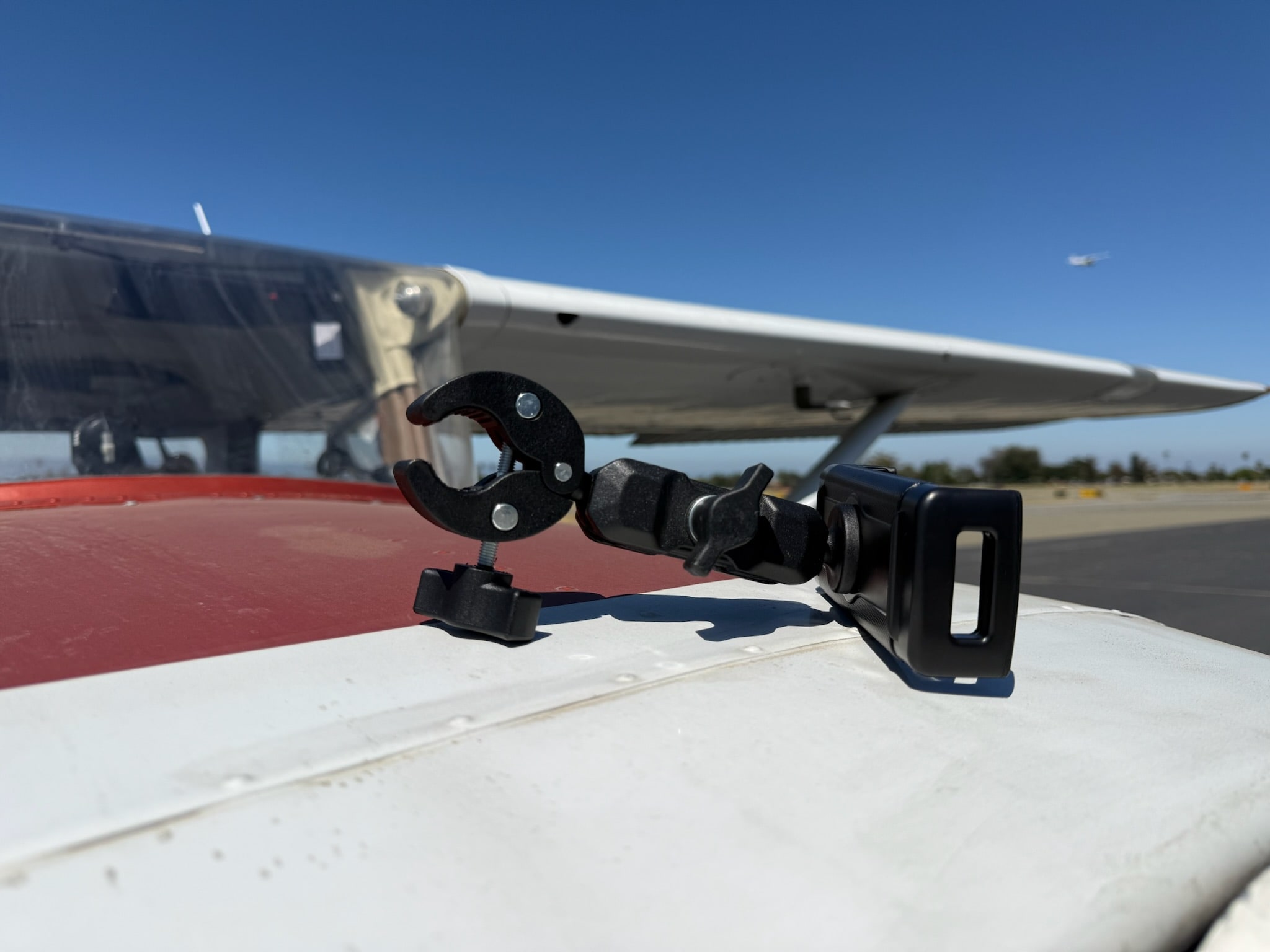 Yoke Clamp + Tablet Holder, primary external view photographed outside the aircraft